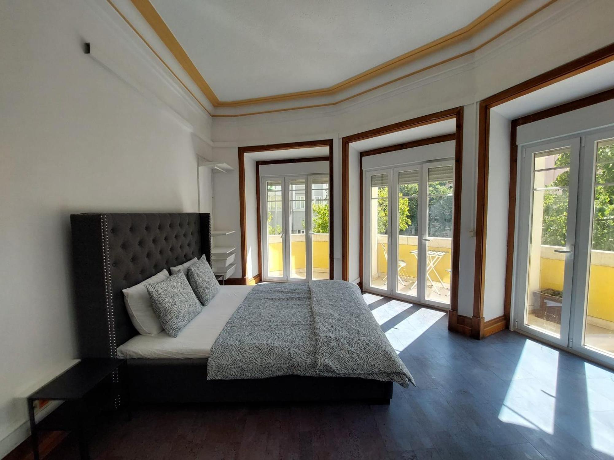 Coliving And Coworking Parque Eduardo VII Hotel Lisbon Bagian luar foto